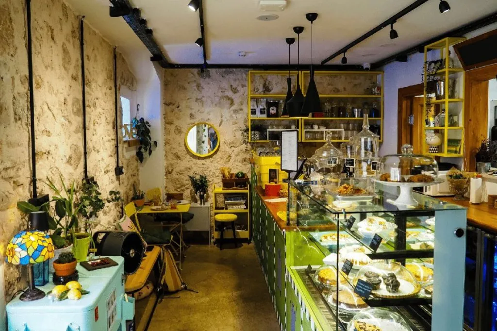 Cafe Lokal